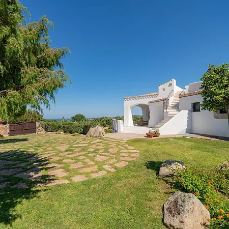 Villa Adele, Con Piscina A 700 Mt Dal Mare Monte Petrosu