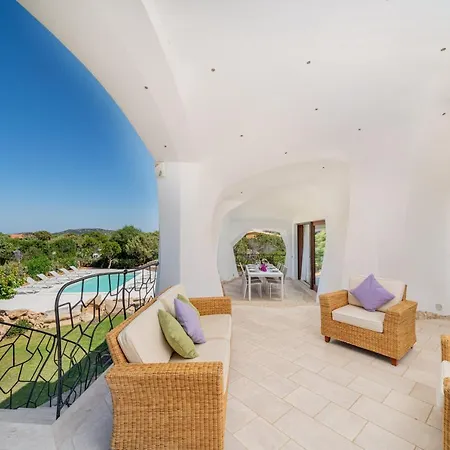 Adele, Con Piscina A 700 Mt Dal Mare