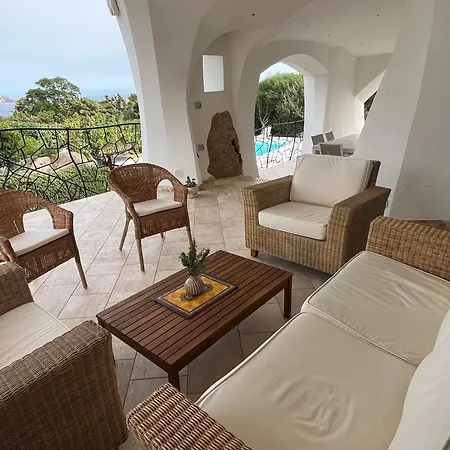 Adele, Con Piscina A 700 Mt Dal Mare