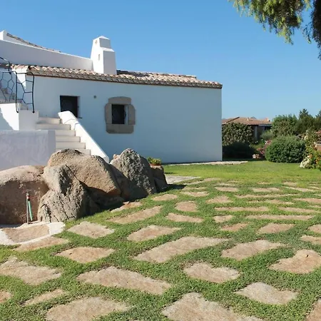 Villa Adele, Con Piscina A 700 Mt Dal Mare Monte Petrosu
