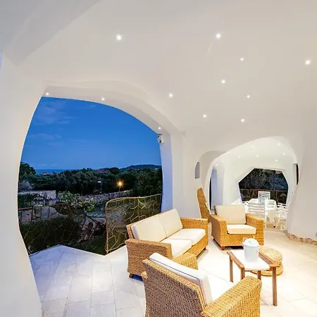 Adele, Con Piscina A 700 Mt Dal Mare