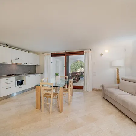 Adele, Con Piscina A 700 Mt Dal Mare *